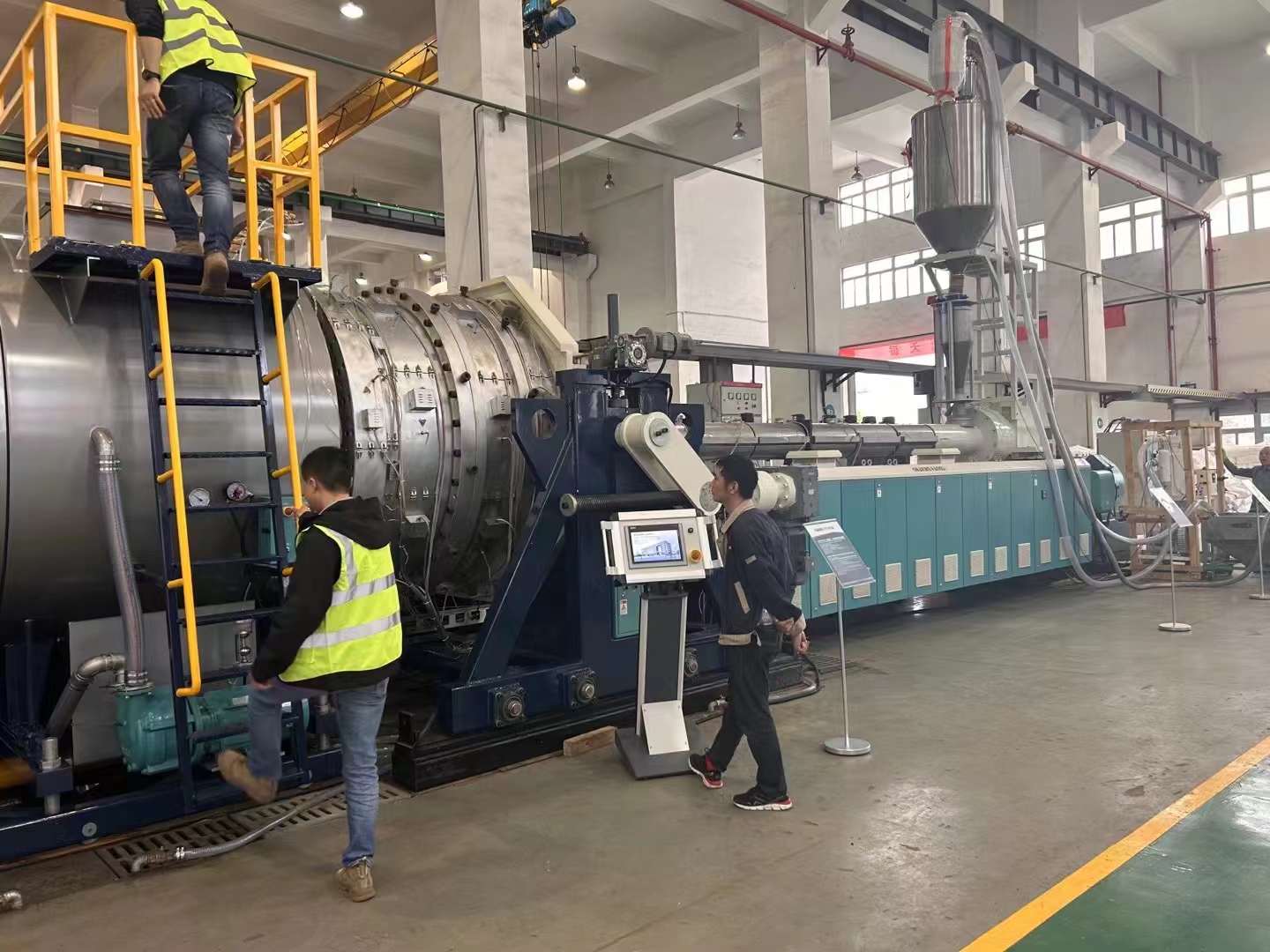 Fang Li Menganalisis Prinsip, Penerapan, dan Perkembangan Lini Produksi Ekstrusi Pipa